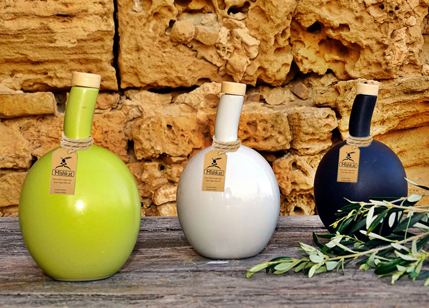 Organic and Extra Virgin Olive Oil Packaging