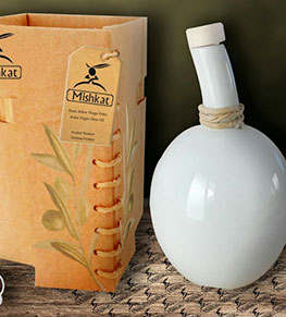 Organic and Extra Virgin Olive Oil Packaging